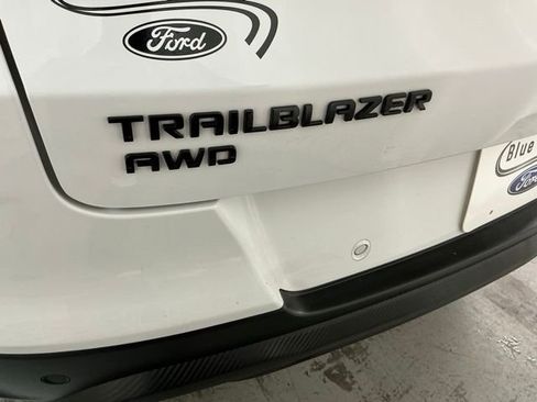 Used 2023 Chevrolet TrailBlazer RS w/ Sun and Liftgate Package AWD/4WD image 5