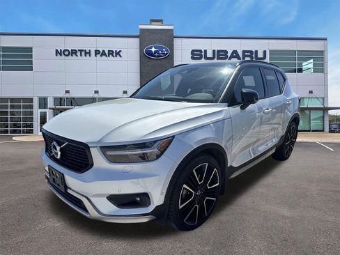 Used 2021 Volvo XC40 T5 R-Design w/ Advanced Package AWD/4WD image 1