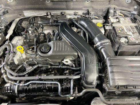 Used 2023 Volkswagen Taos SE image 28