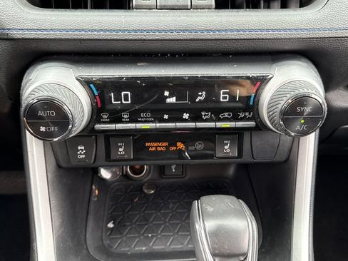 Used 2022 Toyota RAV4 XSE w/ XSE Grade Weather Package AWD/4WD image 27
