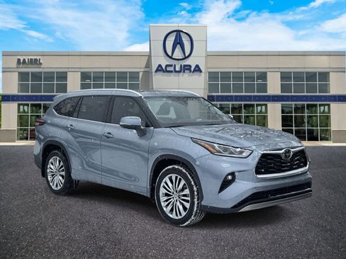 Used 2024 Toyota Highlander Platinum image 7