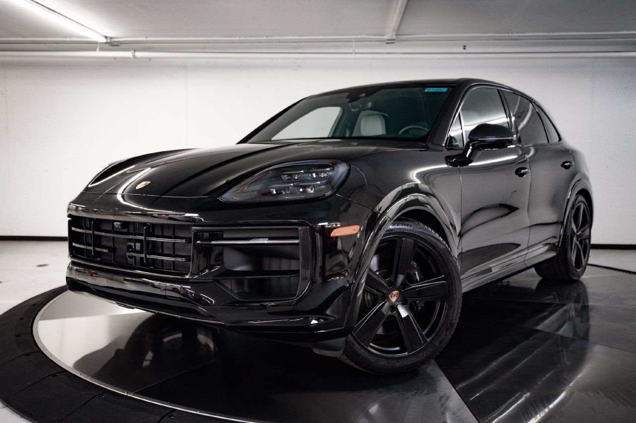 Certified 2026 Porsche Cayenne GTS AWD/4WD image 1