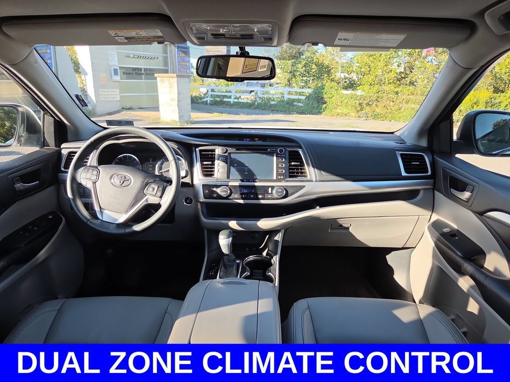 Used 2016 Toyota Highlander XLE AWD/4WD image 13