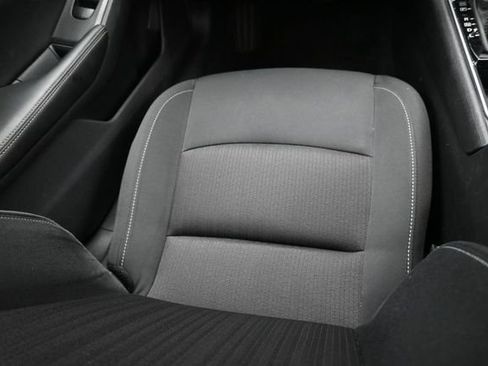 Used 2025 Nissan Altima 2.5 SV FWD image 13