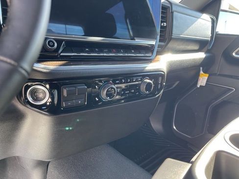 Used 2025 Chevrolet Silverado 1500 LT image 16
