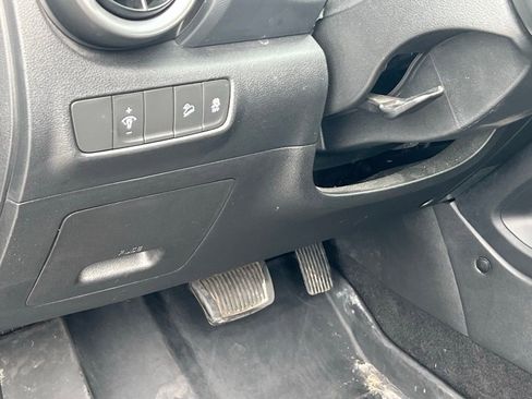 Used 2023 Hyundai Kona Limited AWD/4WD image 30