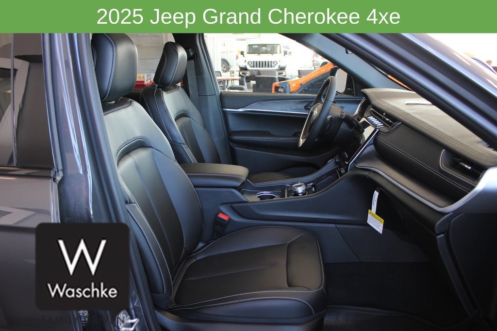 New 2025 Jeep Grand Cherokee Limited 4xe w/ Trailer Tow Package AWD/4WD image 26