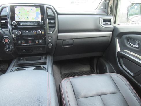 Used 2022 Nissan Titan PRO-4X w/ Pro-4x Convenience Package AWD/4WD image 16