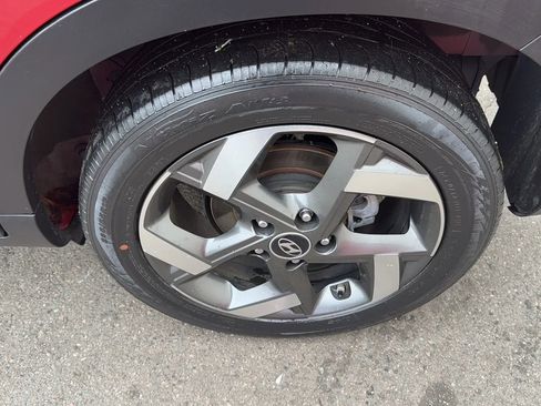 Used 2021 Hyundai Venue SEL image 9