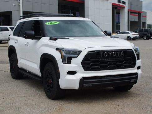 Used 2025 Toyota Sequoia TRD Pro AWD/4WD image 25