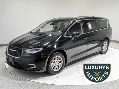 Used 2024 Chrysler Pacifica Touring-L