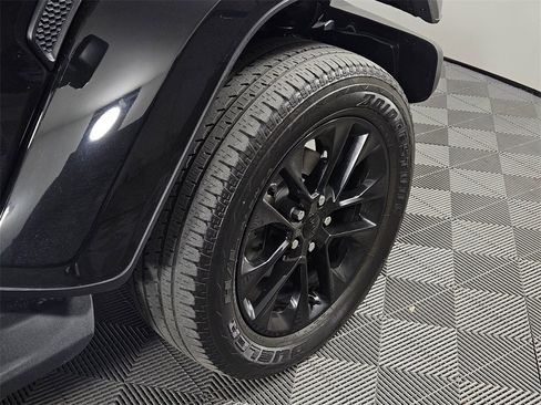 Used 2023 Jeep Wrangler Unlimited Sahara w/ Cold Weather Group image 6