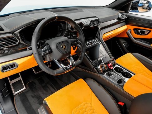 Used 2022 Lamborghini Urus image 13
