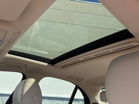 Used 2019 Mercedes-Benz E 300 4MATIC image 24