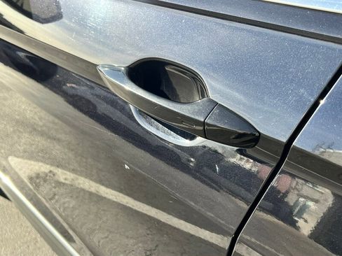 Used 2018 Volkswagen Tiguan SEL image 14