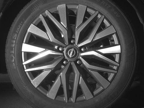 Used 2025 Nissan Altima 2.5 SV FWD image 15