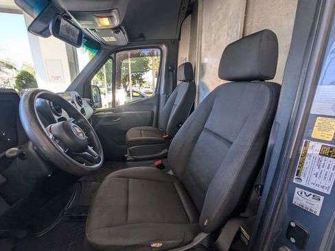 Used 2019 Mercedes-Benz Sprinter 144 image 5