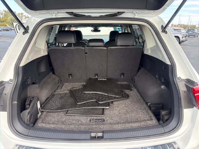 Used 2023 Volkswagen Tiguan SE w/ Panoramic Sunroof Package AWD/4WD image 26