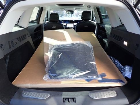 New 2026 Lincoln Nautilus Reserve w/ Jet Appearance Package image 5