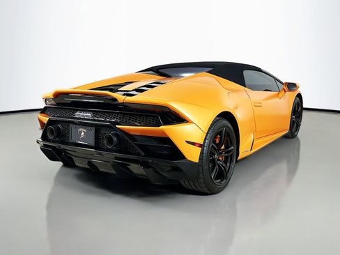 Used 2021 Lamborghini Huracan EVO RWD image 5