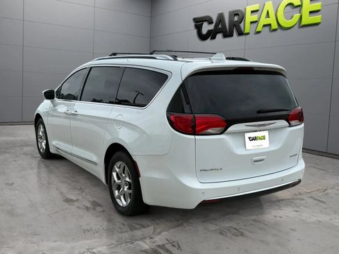 Used 2018 Chrysler Pacifica Limited FWD image 8
