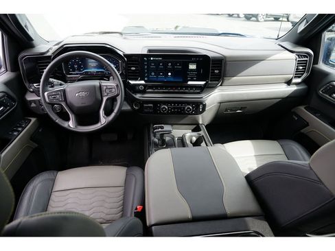 Used 2024 Chevrolet Silverado 1500 ZR2 image 27