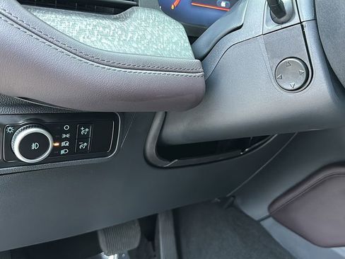 Used 2025 Ford Explorer Platinum image 17