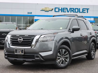 Used 2022 Nissan Pathfinder SV w/ SV Premium Package