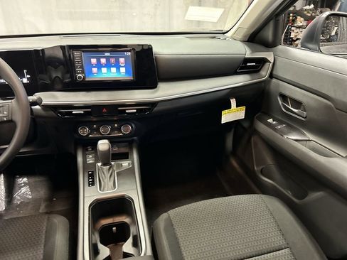 New 2025 Nissan Kicks S image 16