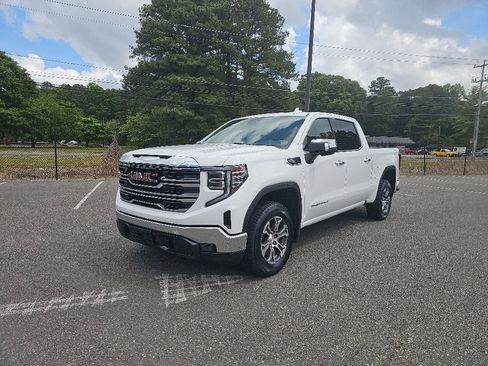 Used 2025 GMC Sierra 1500 SLT AWD/4WD image 2