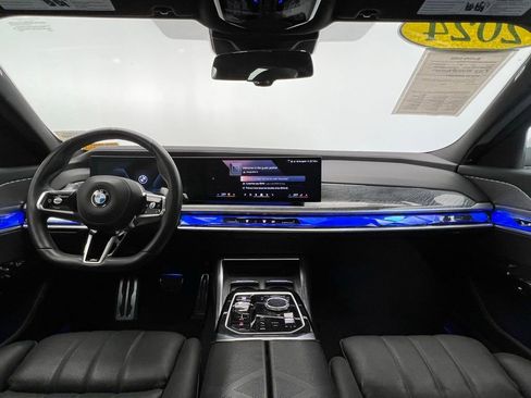Certified 2024 BMW 760i xDrive w/ Premium Package 2 AWD/4WD image 11