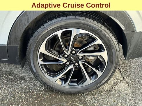 Used 2022 Chevrolet Bolt EUV Premier w/ Sun & Sound Package image 9