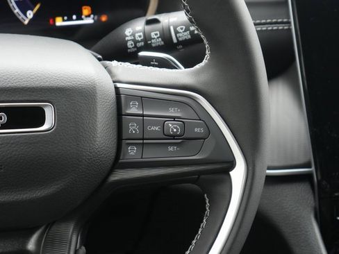 New 2025 Jeep Grand Cherokee L Altitude image 20