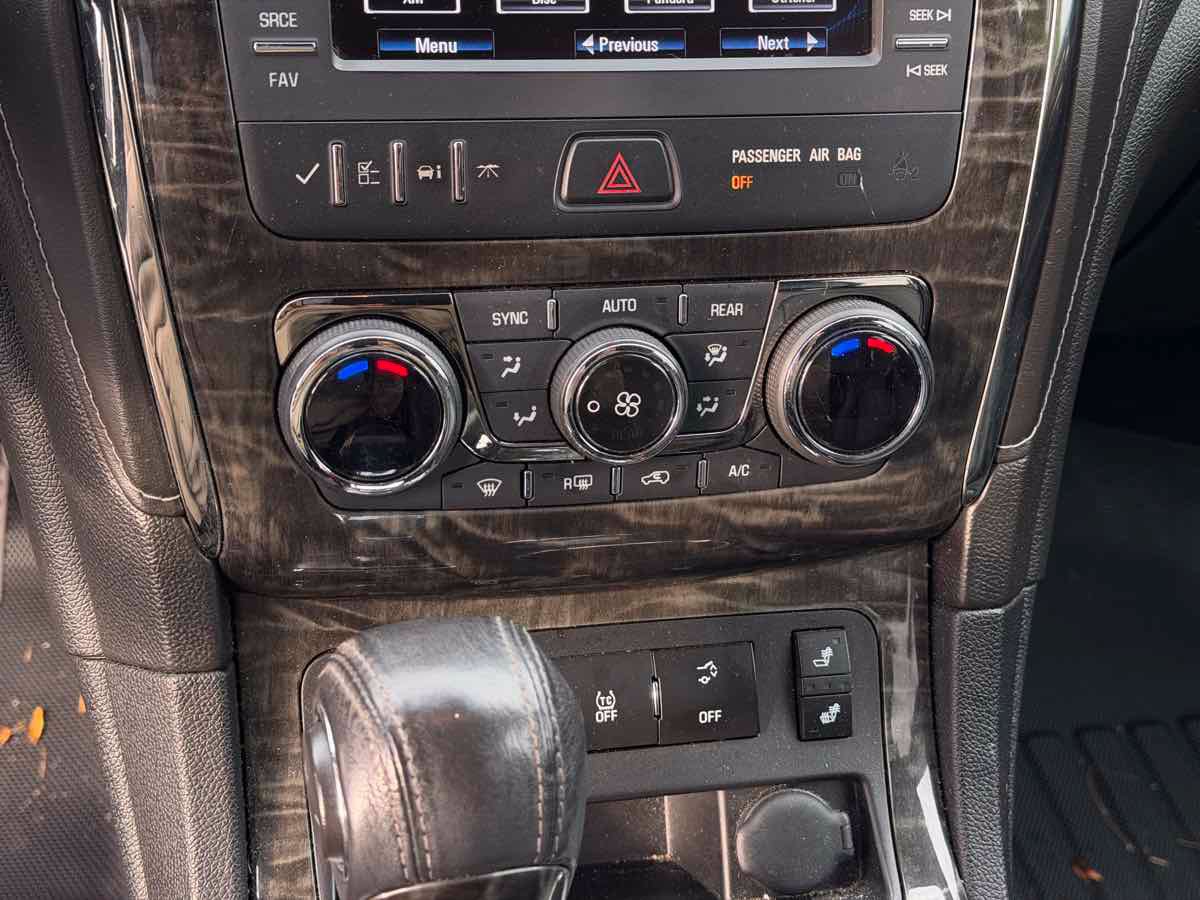 Used 2014 Buick Enclave Leather FWD image 17
