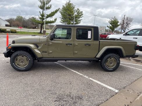 New 2026 Jeep Gladiator Sport image 18