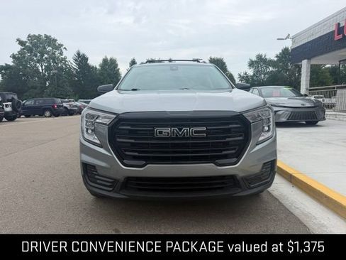 Used 2023 GMC Terrain SLE w/ Driver Convenience Package AWD/4WD image 3