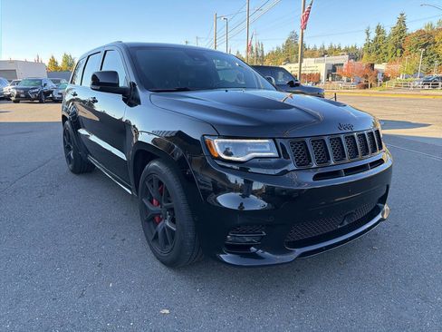 Used 2019 Jeep Grand Cherokee SRT image 12