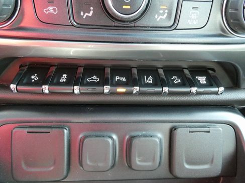 Used 2019 Chevrolet Silverado 2500 LTZ w/ Duramax Plus Package image 25