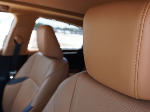 Certified 2023 Lexus ES 350 Ultra Luxury w/ Accessory Package (Z2) image 26