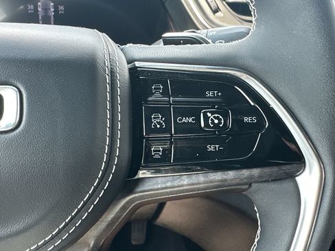 Used 2023 Jeep Grand Cherokee Overland w/ Luxury Tech Group IV RWD image 26