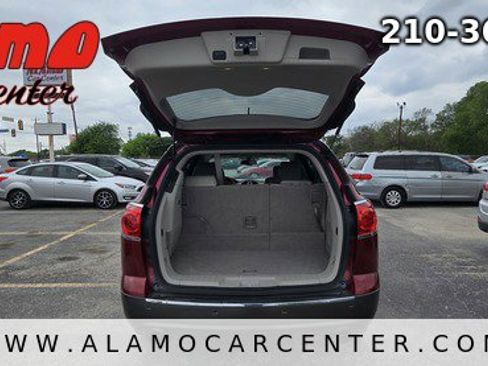 Used 2011 Buick Enclave CXL image 26