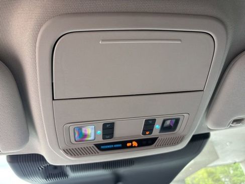 Used 2025 Ford Explorer Active w/ Active Comfort Package image 26