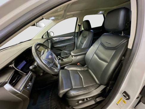 Used 2017 Cadillac XT5 Luxury w/ Driver Awareness Package image 13