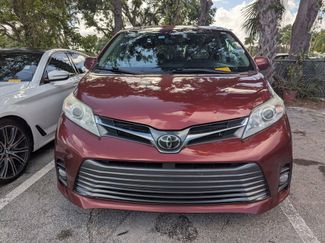 Used 2020 Toyota Sienna XLE w/ XLE Navigation Package video 2