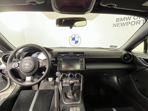 Used 2023 Toyota GR86 Premium image 11