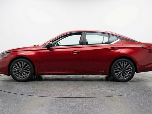 Used 2025 Nissan Altima 2.5 SV image 5