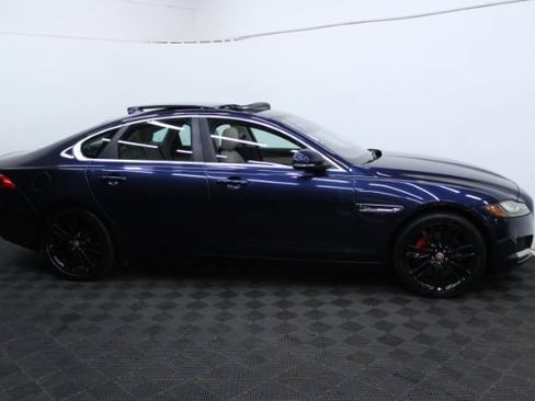 Used 2016 Jaguar XF Prestige image 4