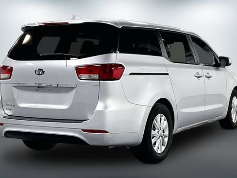Used 2016 Kia Sedona L FWD image 7