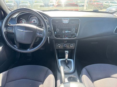 Used 2013 Chrysler 200 LX image 7