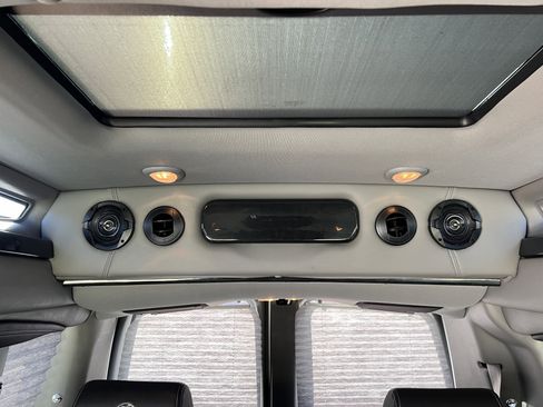 Used 2019 Chevrolet Express 2500 w/ Enhanced Convenience Package image 32